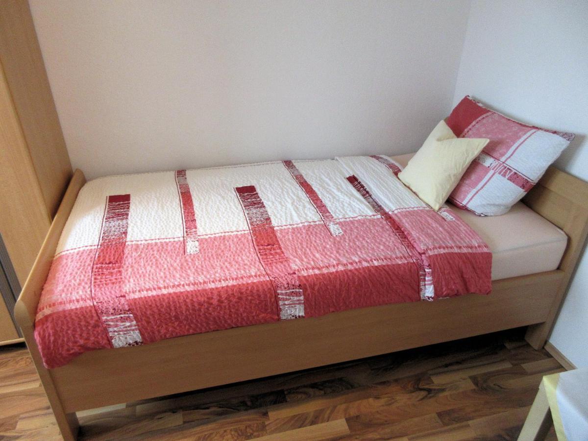 Private Apartment Near Fair Ground Hannover Esterno foto