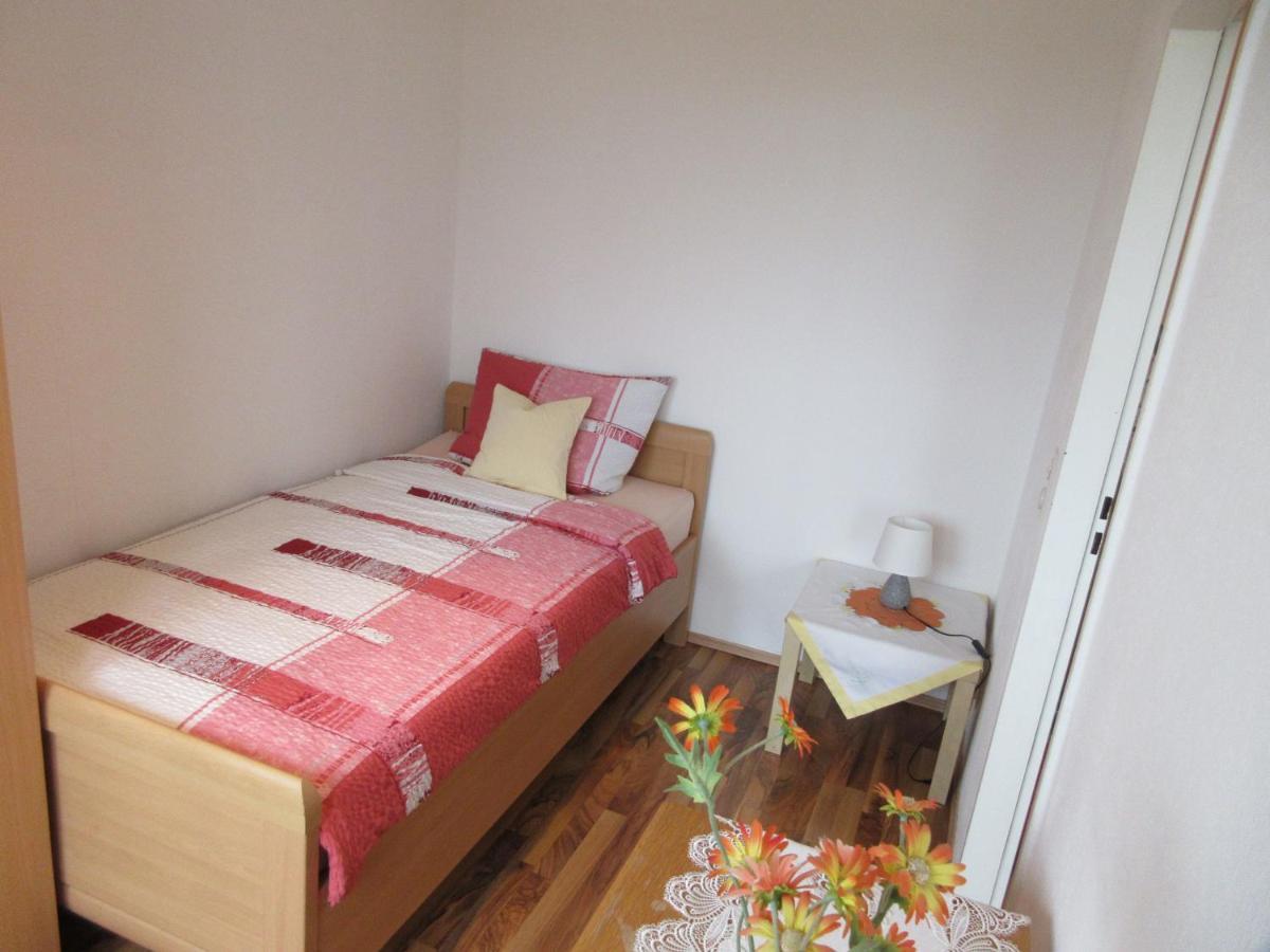 Private Apartment Near Fair Ground Hannover Esterno foto